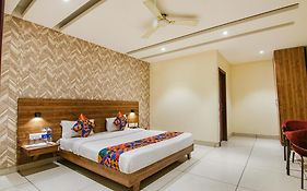 Fabhotel Golden Glory